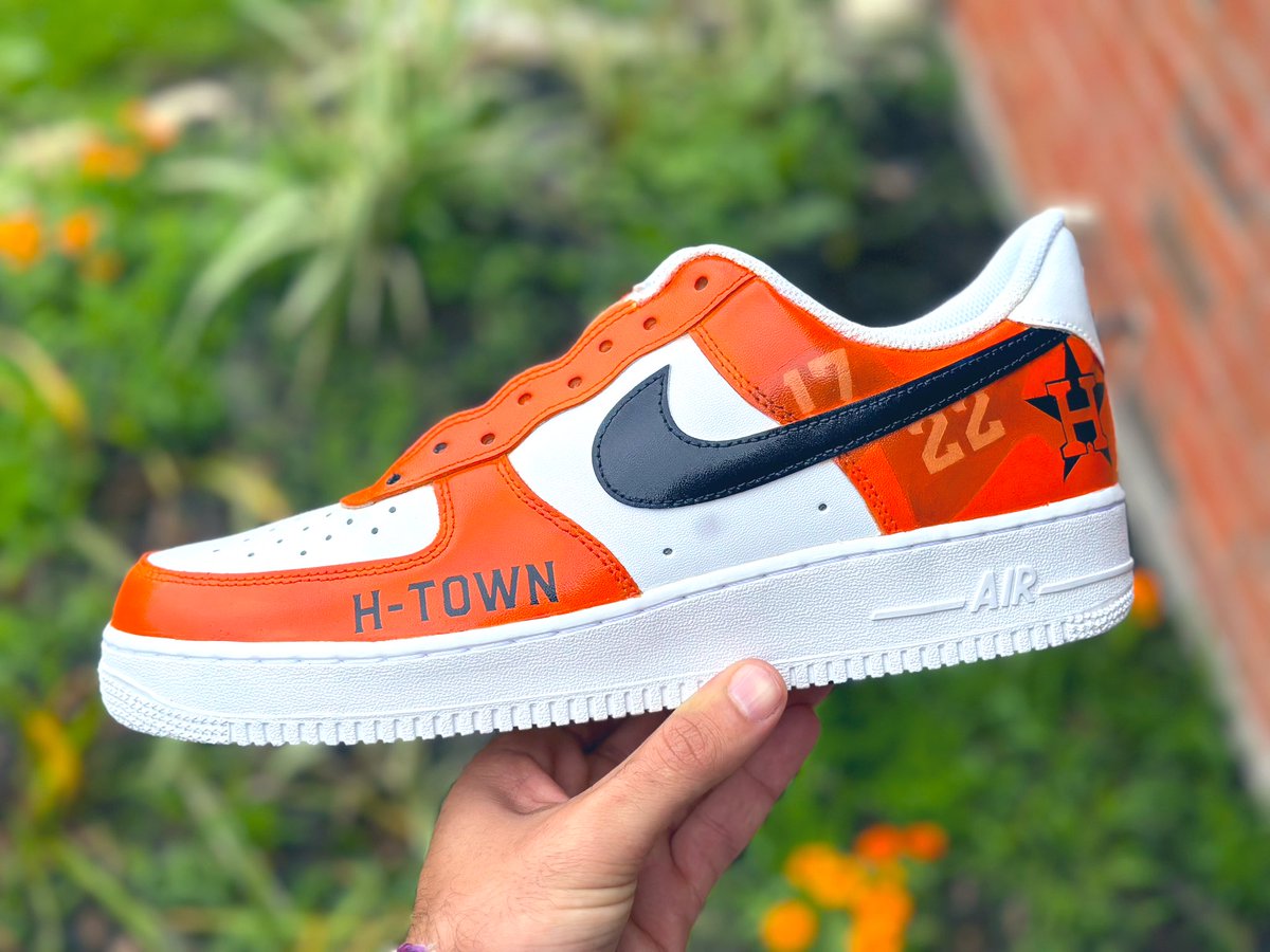 Cameron_W11's tweet photo. “WE WANT HOUSTON” 🗣️

2x Champ Houston Astros custom shoes 

Hit up ya boy for your own pair of custom kicks https://t.co/f6lD6R4VSJ