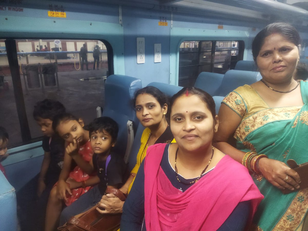 जबलपुर की झांसी की रानियां और अन्य grs साथी भोपाल के लिए रवाना
*रक्तदान महादान, आज जबलपुर संभाग के अंतर्गत आने वाले सभी जिले के ग्राम रोजगार सहायक करेंगे रक्तदान। सभी ज्यादा से ज्यादा से संख्या में उपस्थित होवे
लोकेशन
Hamidia Hospita

 g.co/kgs/zPdU4f