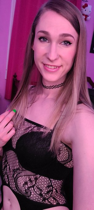I'm live on https://t.co/5nfZ1Aw1h4 https://t.co/PUEm4ubIIe