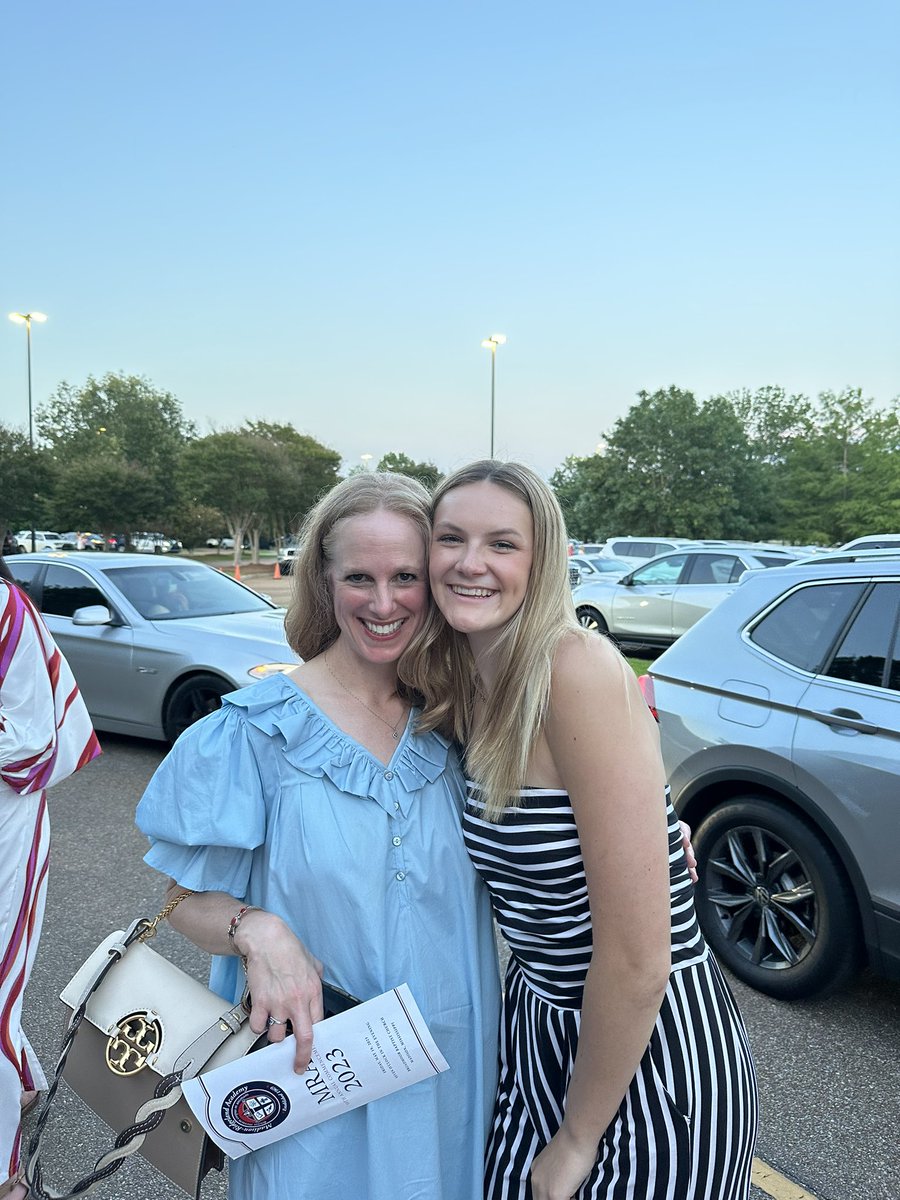 HumphriesFallon's tweet photo. Sad I’m leaving her class 🥺, love you mrs lynch! @mramathletes https://t.co/WYQyBGhyOf