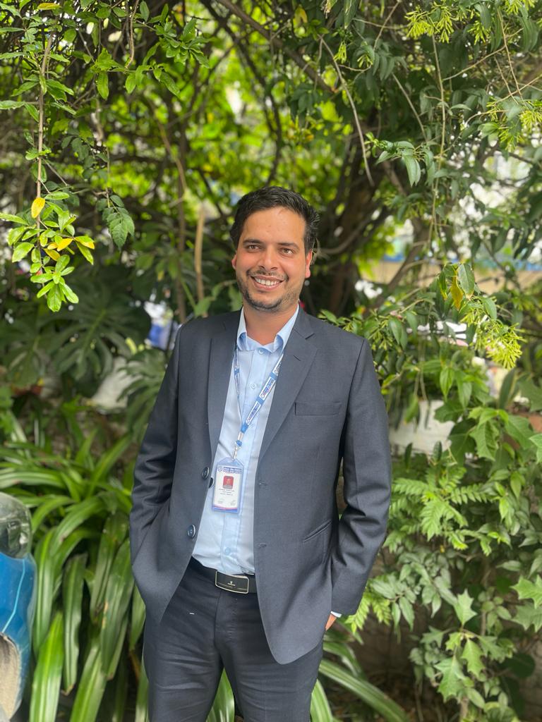 "जरुरी छैन कि सबैले तिमीलाई बुझ्छन!
तराजुले सिर्फ तौल बताउँछ मित्र क्वालिटी होइन।"