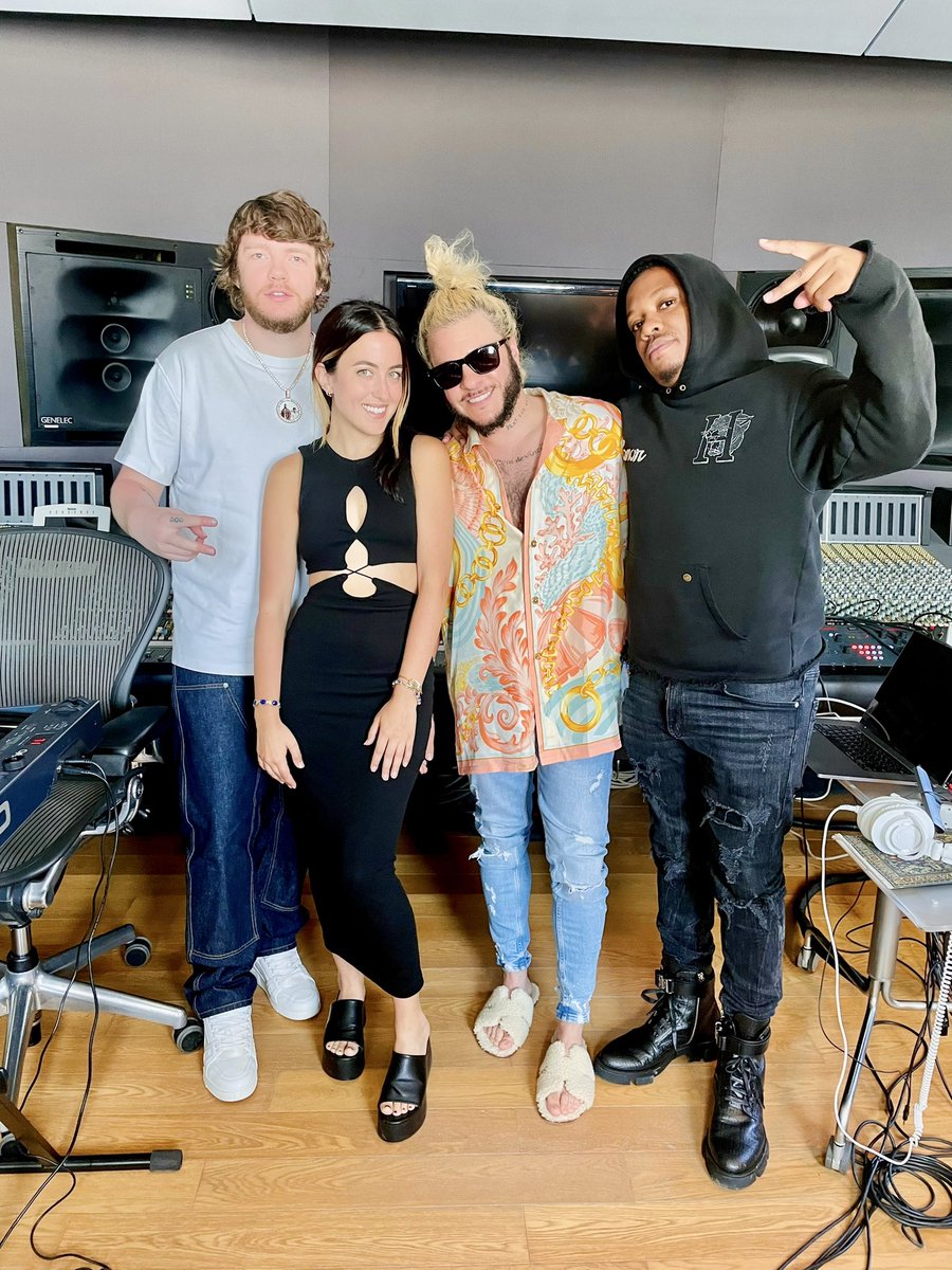 THANK U Mossor &amp; Conscious Planet. To every creative who fearlessly bared their souls in the name of art, I admire you &amp; am grateful for our time together saving the world one song at a time. I leave Greece with the inspiration of the gods, excited for what the future holds.