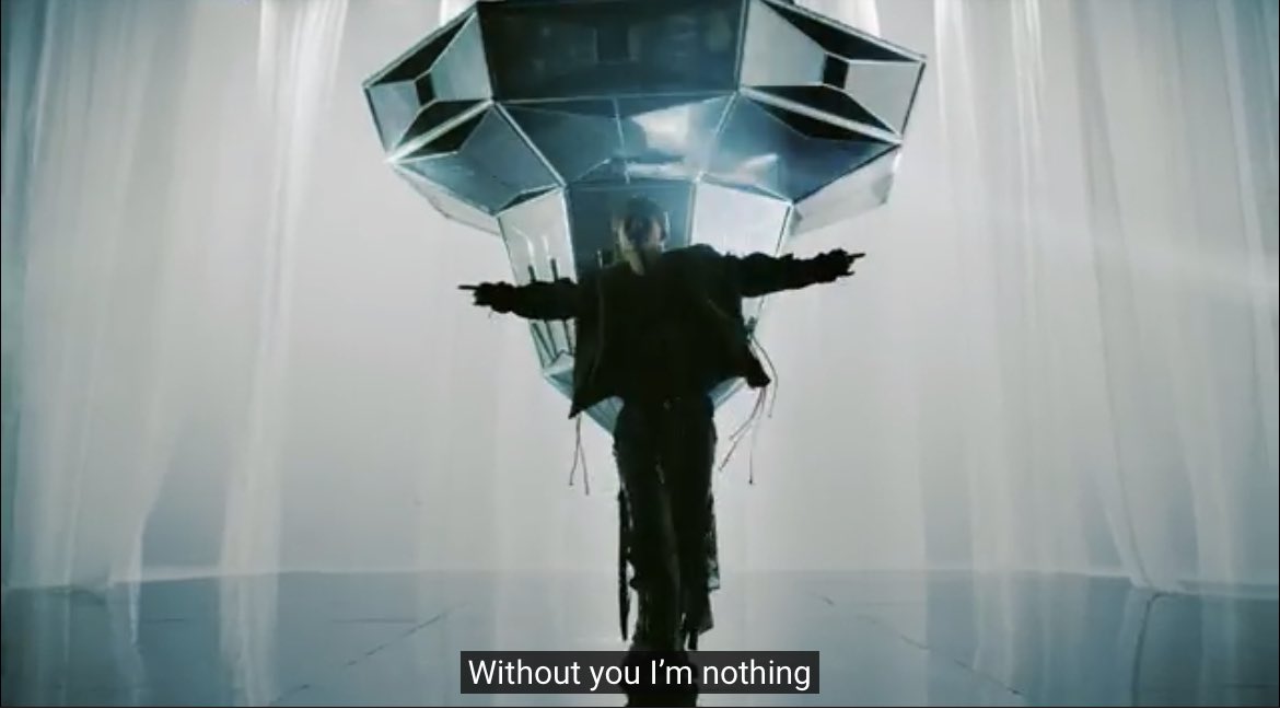 DianneMac4's tweet photo. This is the part that chokes me up. If you don’t know who he’s talking about here in front of this giant mondoongie, just look in the mirror. It’s you, me, all of us. We need to put everything else aside for the next few days and love him like he loves us. #JOOHEON_LIGHTS ✨#StreamFreedom