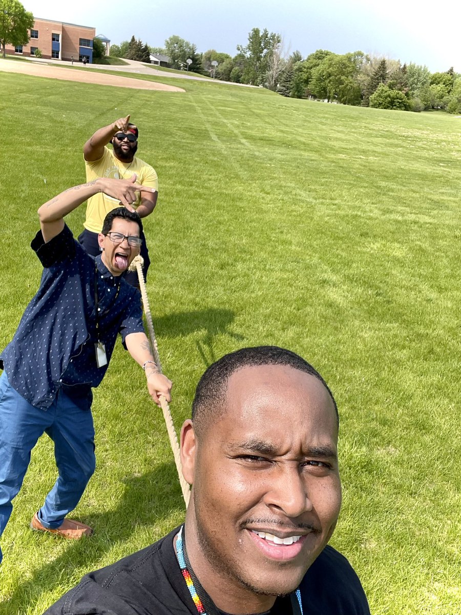ElDeonta's tweet photo. Building community with sports 🏀 🏐⛹🏽🏀🏏

Great-way to end the track and  field season..took first place on the 3 legged race 🏁
#middleschool #teachers #communityenergyspringgathering https://t.co/tRrPr5mdTv
