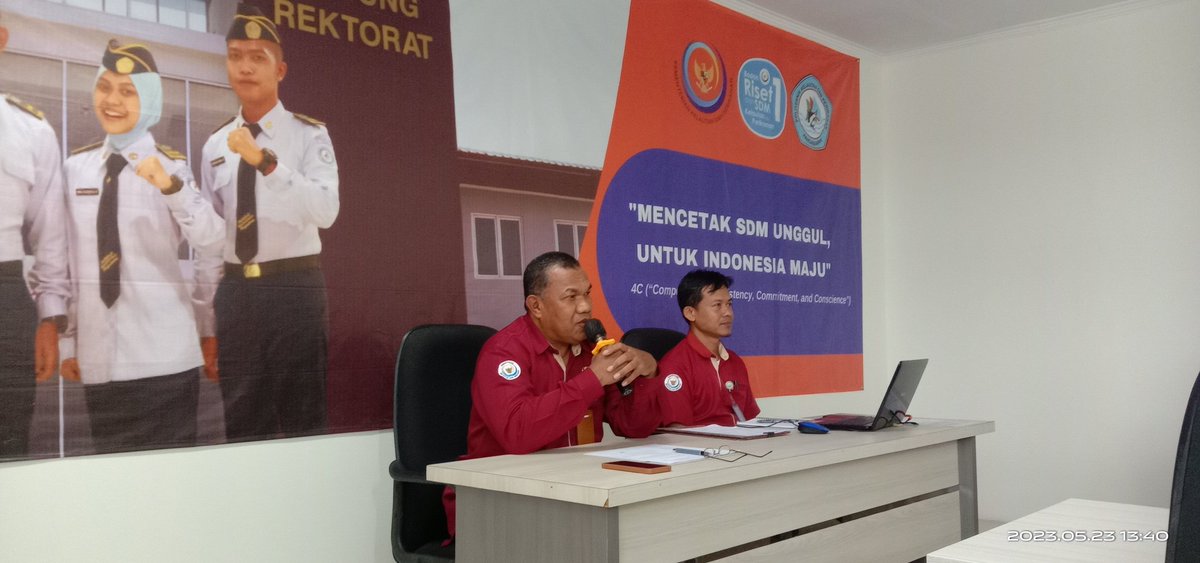 pkp_pangandaran's tweet image. Direktur PKPP membuka kegiatan penilaian bulan mutu pendidikan KP, Selasa (23/5).
@kkpgoid @brsdm_kp 
#WBK2023
#PKPP