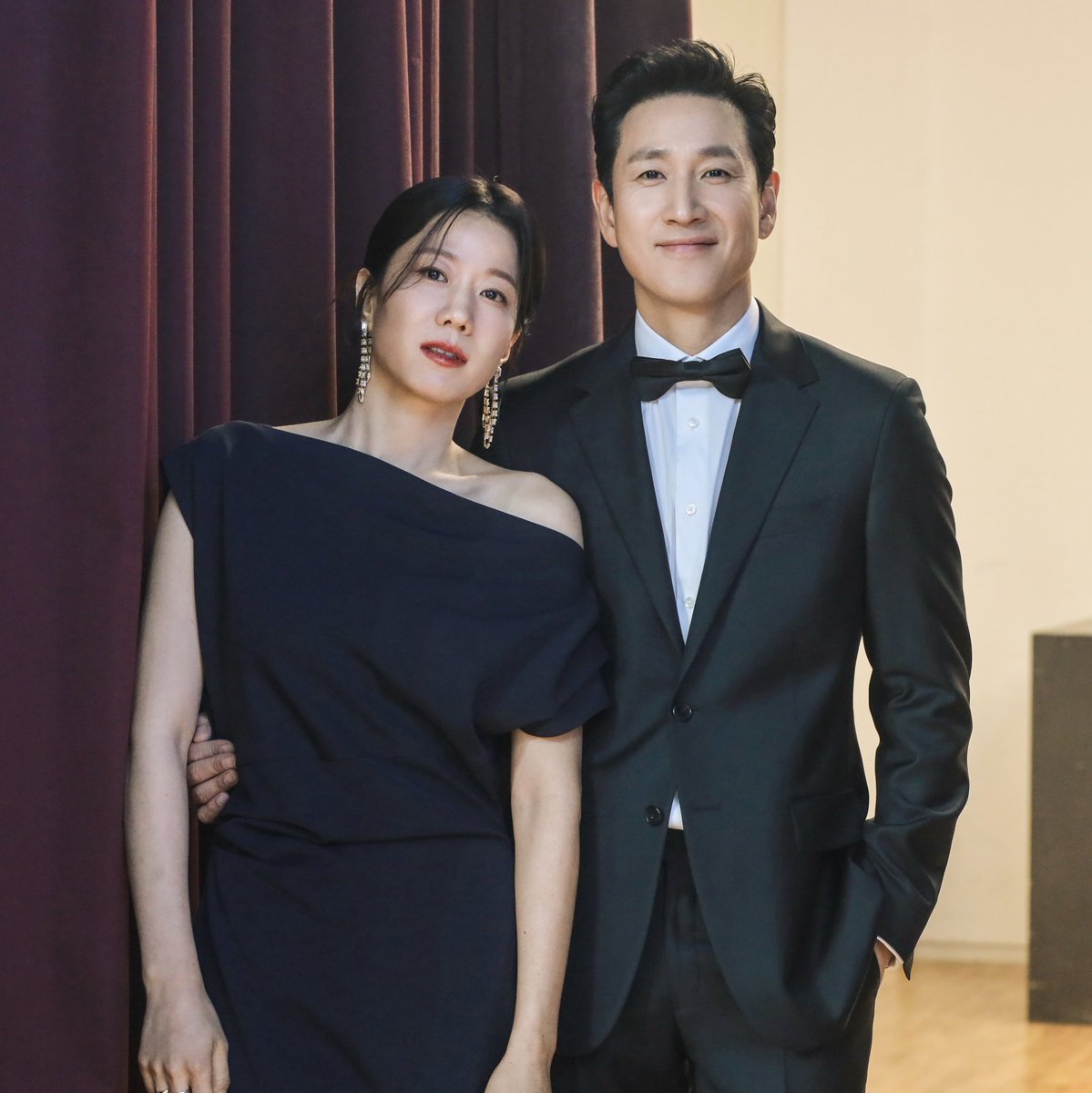 Happy Wedding Anniversary the beautiful couple, Lee Sun Kyun & Jeon Hye Jin! 💖✨️

Wishing for more love-filled years in the future! 💝

#LeeSunKyun #LeeSunGyun
#이선균
#JeonHyeJin #전혜진