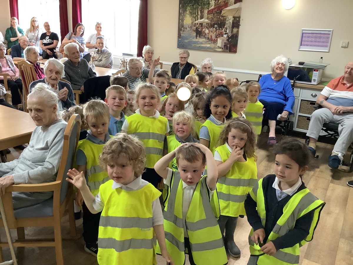 We went to visit Knowle Hill Residential Home this week where we retold the story of "The very Hungry Caterpillar " and sang some songs and rhymes that we have been learning. We all had a wonderful time and so did the residents. #singalong #EYFS