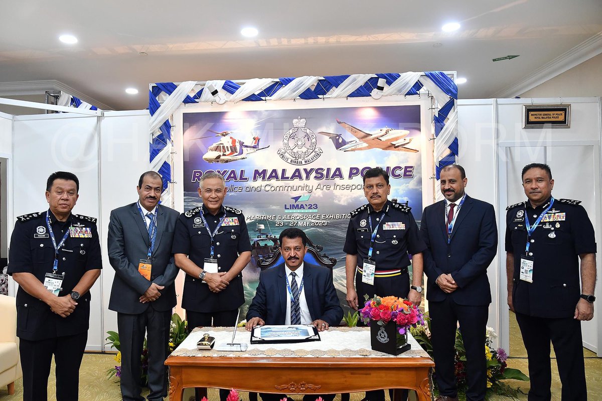 satriasiber's tweet photo. RT PDRMsia: LIMA 2023: KPN TERIMA KUNJUNGAN HORMAT DELEGASI NEGARA LUAR

Bacaan lanjut menerusi pautan,
https://t.co/1KDYodcZJ6

Jurugambar: Sub Inspektor Zaiddin Dahalan, Koperal Mohamad Shazril Abd Rashid, Lans Koperal Muhammad Aizat Afiq Kamarudin da… https://t.co/phQUepLHLR
