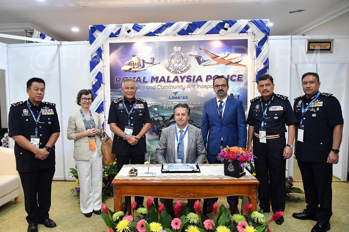 satriasiber's tweet photo. RT PDRMsia: LIMA 2023: KPN TERIMA KUNJUNGAN HORMAT DELEGASI NEGARA LUAR

Bacaan lanjut menerusi pautan,
https://t.co/1KDYodcZJ6

Jurugambar: Sub Inspektor Zaiddin Dahalan, Koperal Mohamad Shazril Abd Rashid, Lans Koperal Muhammad Aizat Afiq Kamarudin da… https://t.co/phQUepLHLR