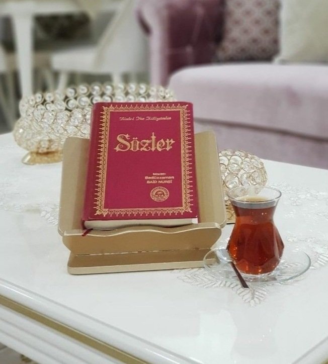 🌷🌱Mert ve vicdanlı bir mü’min, küçük ve cüz’i bir hata veya menfaatle  yüzer zararı ehl-i imana vermez. Eğer hata etse verse, çabuk tevbe etmek lâzımdır.📕
#Sözler