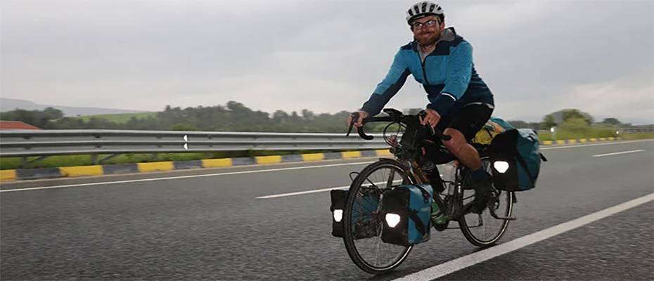 Bisikletiyle dünya turuna çıkan İngiliz, Türk halkının misafirperverliğine hayran kaldı - ift.tt/sY3Chjd