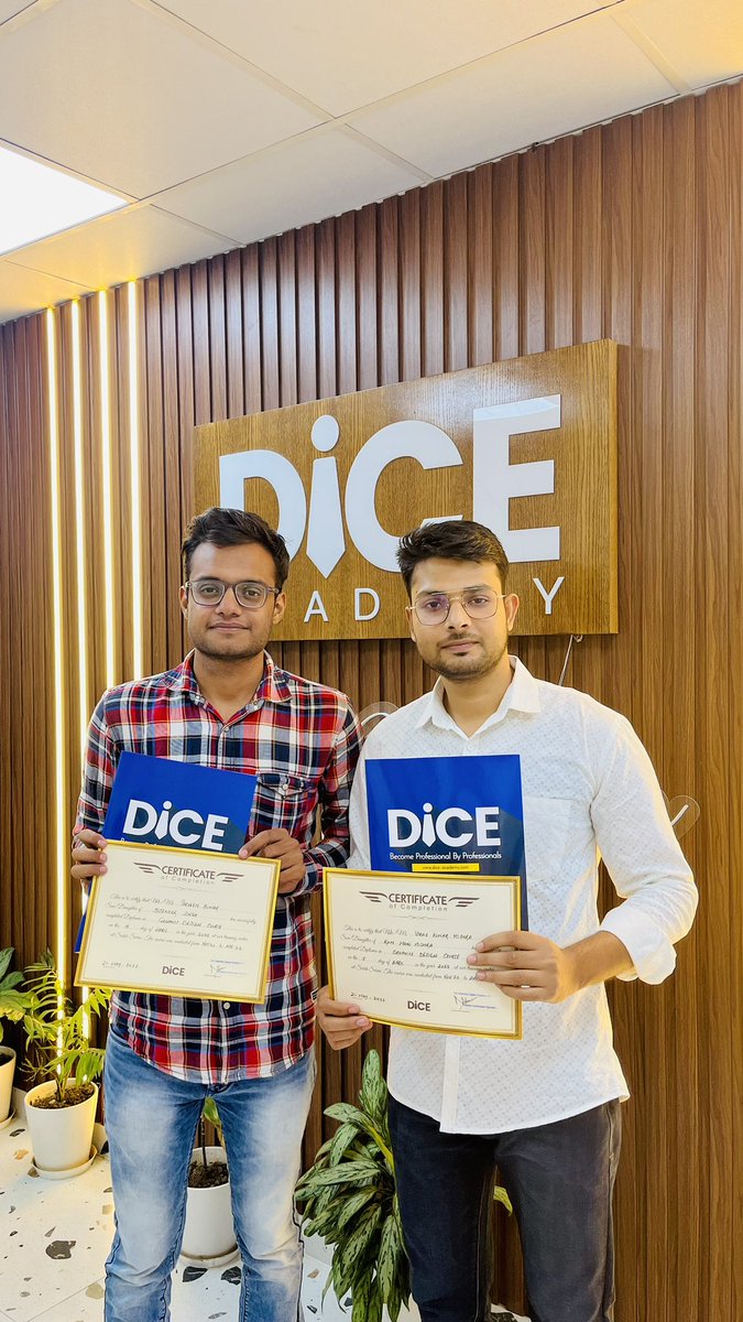 Diceacademy1's tweet image. Dice Academy&apos;s passed out students holding their completion certificates, filled with pride and a sense of achievement.
#diceacademy #graphicdesigncourse #uiuxcourse #skillindia #onlinecourse #onlinecourses #webdesigncourse #designinstitute #testimonialtuesday