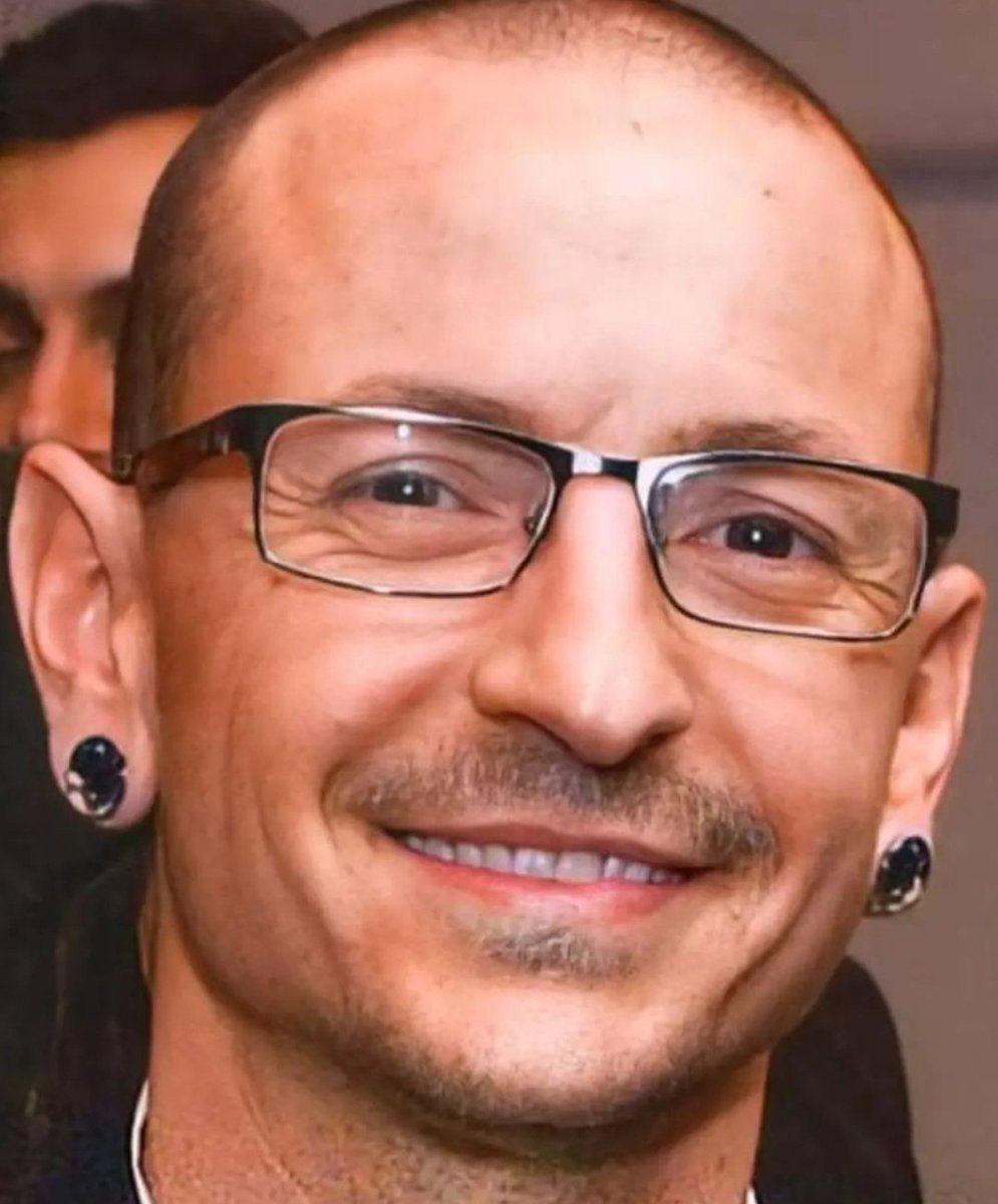 Who love me?
Me ❤️
#ChesterBennington
#NeverForgotten
#MakeChesterProud
#FuckDepression
#LPFamily