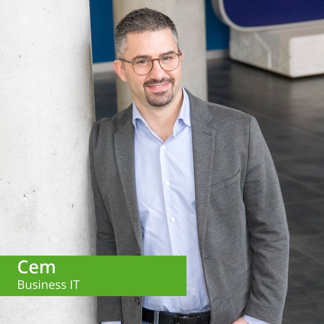 Wir zeigen #FlaggefürVielfalt, weil die Hauptstadtregion unterschiedliche Perspektiven und Talente für die Zukunft braucht. Dafür haben wir die @ChartaVielfalt mitunterschrieben. Unser Kollege Cem bringt es auf den Punkt: „Vielfalt bedeutet für mich Fortschritt.“
#DiversityTag