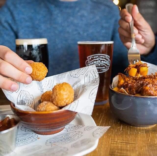 Our bar snacks are available all day. 
on their own, or 3 for £15. Really hungry? try 5 for £22?.🥰
Food available 12-9pm every day.
#pavementplaza #daydrinking #barsnacks #lightbites #butgerdeal