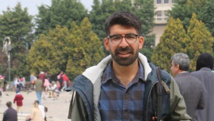 Expression Interrupted (@ExInt24) on Twitter photo 2023-05-23 07:20:59 Mezopotamya Ajansı @MAturkce muhabiri Delal Akyüz, İzmir'de yapılan ev baskınlarında gözaltına alındı. Akyüz’ün Mersin Cumhuriyet Başsavcılığının yürüttüğü bir soruşturma kapsamında gözaltına alındığı öğrenildi. Mezopotamya Ajansı @MAturkce muhabiri Delal Akyüz, İzmir'de yapılan ev baskınlarında gözaltına alındı. Akyüz’ün Mersin Cumhuriyet Başsavcılığının yürüttüğü bir soruşturma kapsamında gözaltına alındığı öğrenildi.