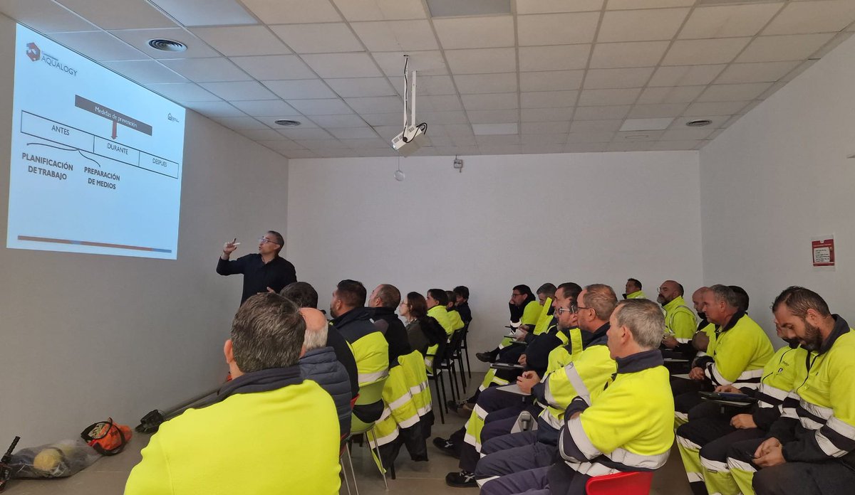 Esta semana 🗓️ nuestras charlas de #Formación de #SSL tratarán sobre "La señalización de #Seguridad" 🚧 recogidas en el #RealDecreto 485/1997 de 14 de abril.
#PRL #LaSeguridadAnteTodo 📷 👌
#HealthAndSafety