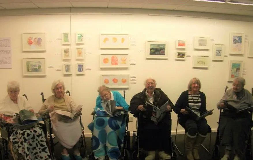 CreativePathsEM's tweet image. 10 Years in partnership with @Learn_Inspire we have had notification of our contract award for another year of our specialist discrete creative and reminiscence learning opportunities  in care settings across Nottinghamshire!  #GoodNews #accesslearning