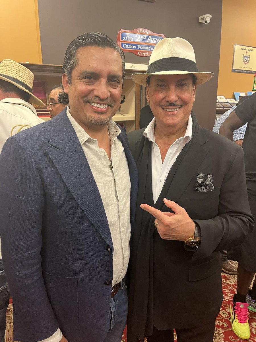 An honor meeting Carlito Fuente Jr. tonight. Him and his family are the embodiment of perseverance, determination and passion. When people told him it couldn’t be done he created an icon - Opus ❌ ****stay tuned for an article in SA Monthly Magazine on the trademark infringement…