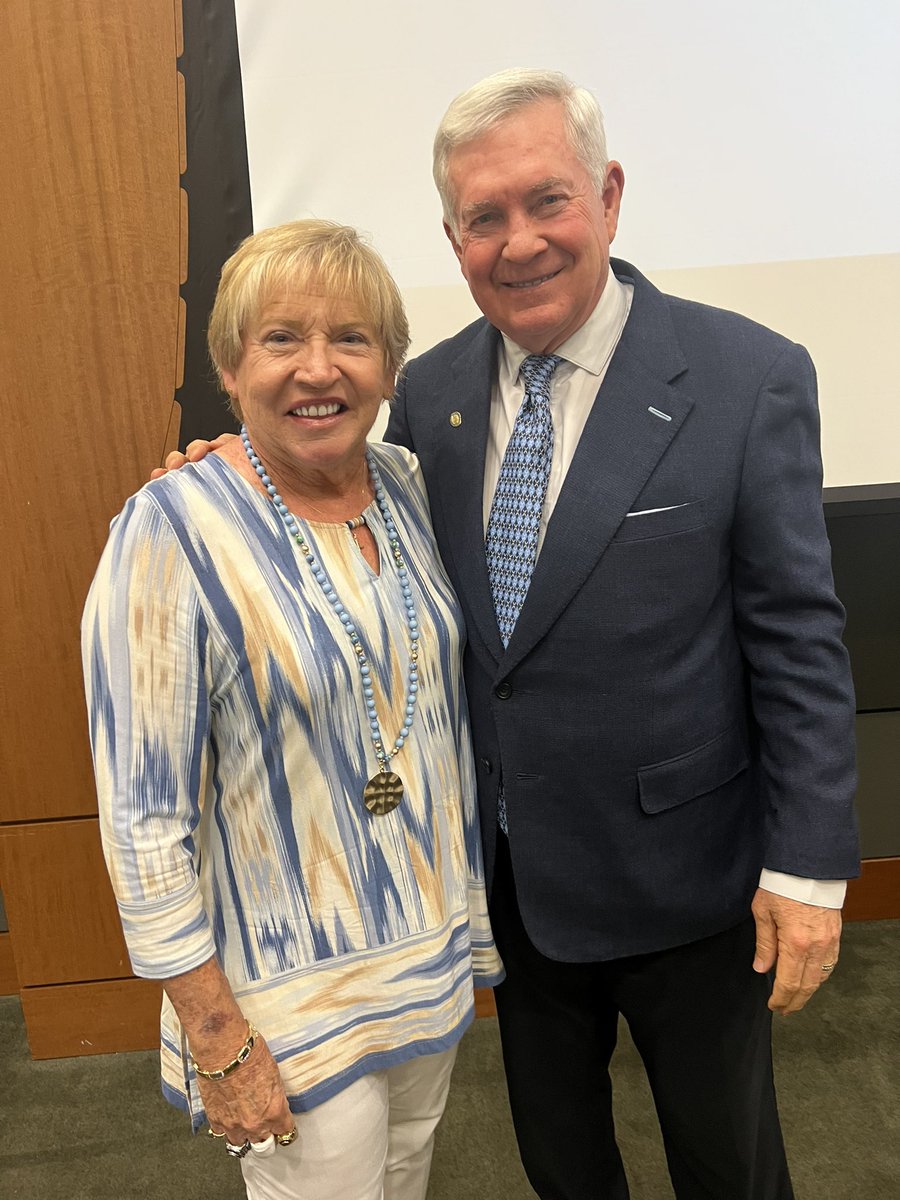 HatchellBasket1's tweet photo. Honored to be at the Gaston County Sports Hall of Fame in Gastonia NC with one of my All-Time favorite coaches  at  UNC .  Coach Mack Brown. https://t.co/wprzhhl13w