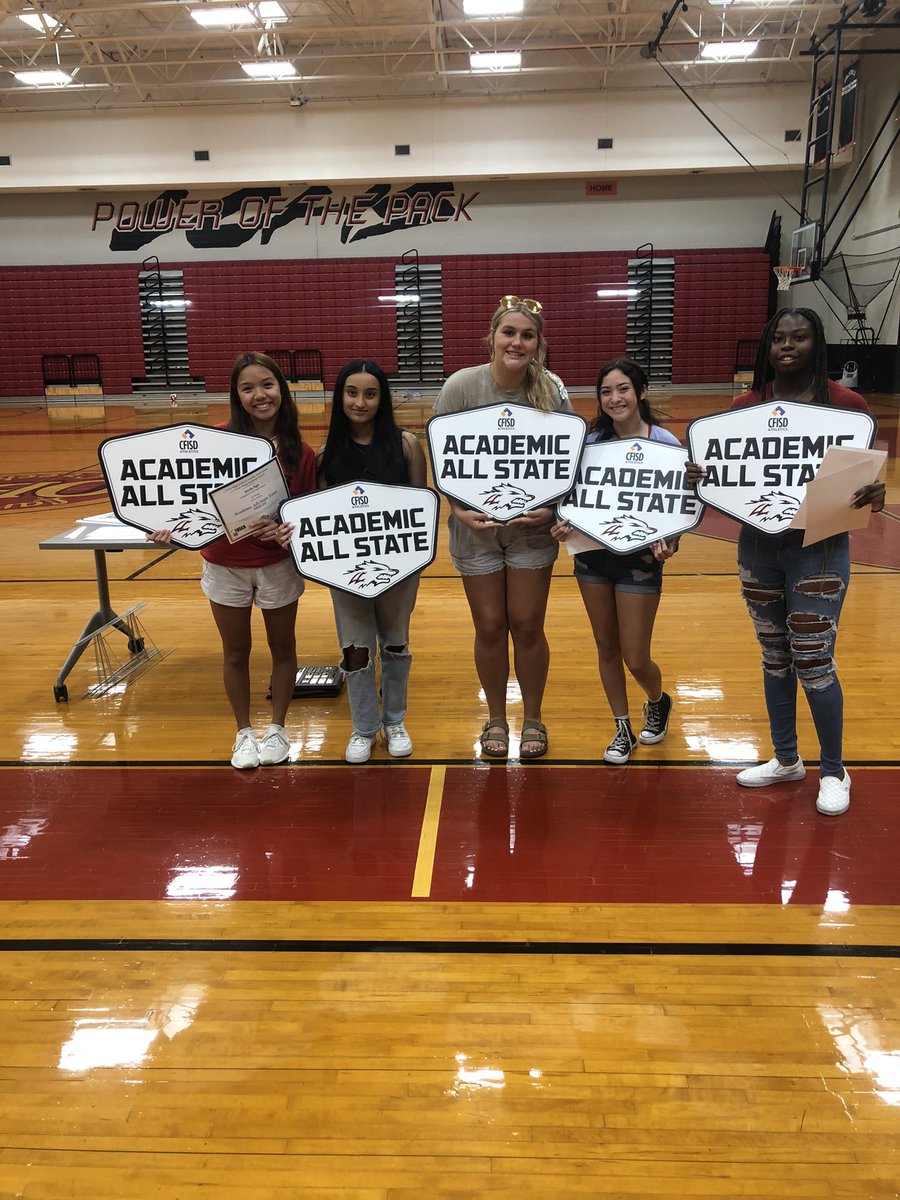 LCLadyLobosTF's tweet photo. Congratulations to these ladies who met the standard and then leveled up above it! Academic All State is a huge achievement! Excellence in the classroom and on the track! https://t.co/mh9nKugnag