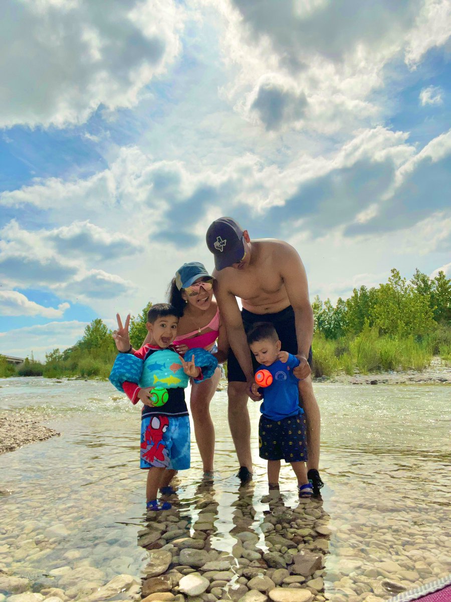 kimmmy___'s tweet photo. best way to spend my day.🦦🖤 https://t.co/bsFviBmGmD