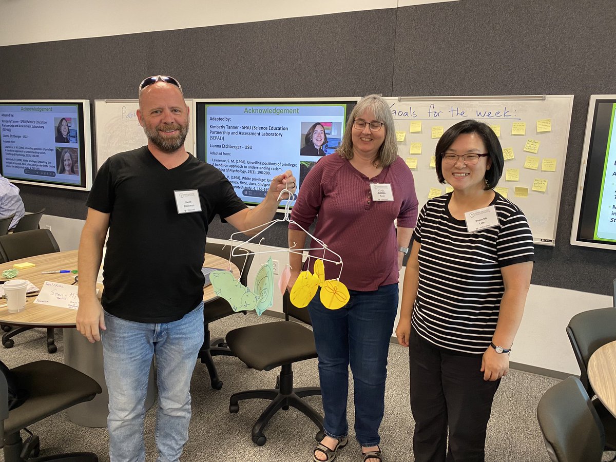 ashar_hope's tweet photo. Passionate and dedicated @STEM faculty showing off their art work created with a given set of materials.
@inclusivity activity 
@ TAMU 2023 Mobile Summer Institute (MoSI) https://t.co/G9CEGP8ooe