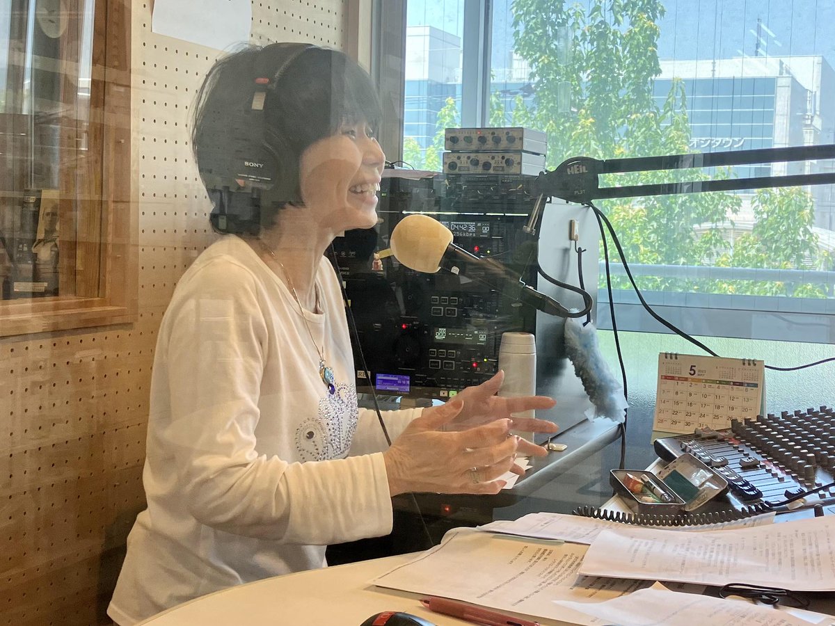 radiomixkyoto's tweet photo. 5月24日（水）【makicomi x kyoto 水曜日】
🎧12:00～12:55放送（15:00～15:55再放送）🎧
パーソナリティ：鈴木諭子

★京の健康 らくわラジオ　12:30頃～
洛和会丸太町病院 救急・総合診療科　部長 上田剛士さん

医学トリビア！#血液型占い って当たるの！？

#fm870 #京都 #健康 #占い #ラジオ https://t.co/jDLtaGJPd2