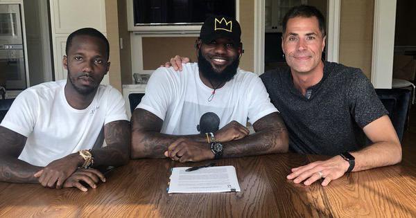 DrGuru_'s tweet photo. Lakers season results since signing LeBron James: 

2019 - missed playoffs 
2020- Championship in Bubble
2021 - lost to Phoenix in 1st round
2022 - missed play-in
2023 - swept by Denver in WCF

How would you describe the LeBron Laker’s era? https://t.co/SBkWIWAUdO