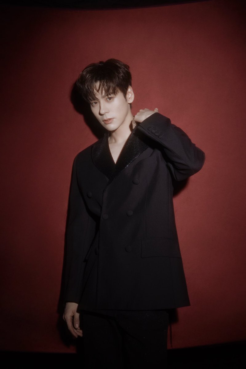 WzmOfficial_'s tweet photo. Happy Wei's Day

♦️ 红色是生活中斑斓的色彩。
 🕤时间粒子汇聚在 ▷ Birthday 523 

#魏哲鸣 #魏哲鳴 #WeiZheming #위철명 #เว่ยเจ๋อหมิง #ウェイ・ジャーミン #MilesWei https://t.co/EwgZi1HJUe
