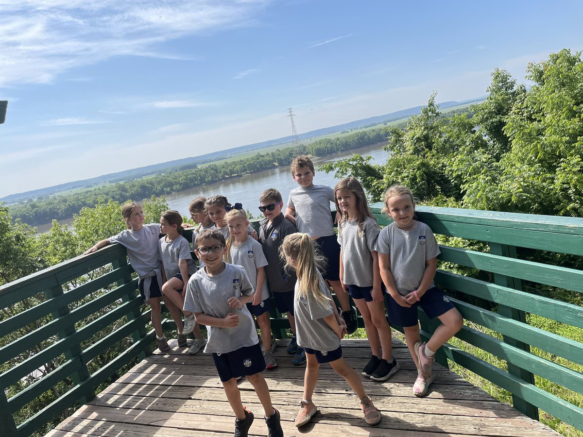 QAS1Gloe's tweet photo. First Grade Field Trip @QASSchool https://t.co/1QTZtlH59H