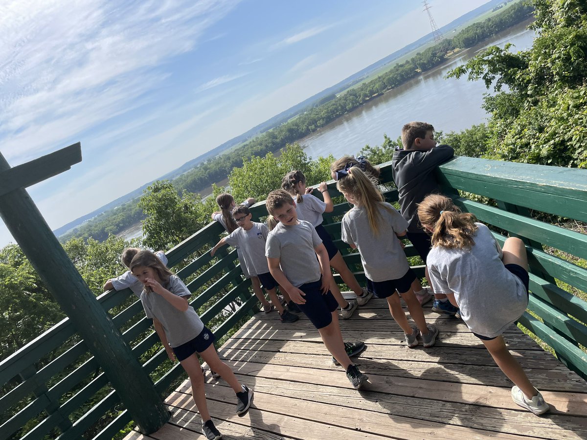 QAS1Gloe's tweet photo. First Grade Field Trip @QASSchool https://t.co/1QTZtlH59H