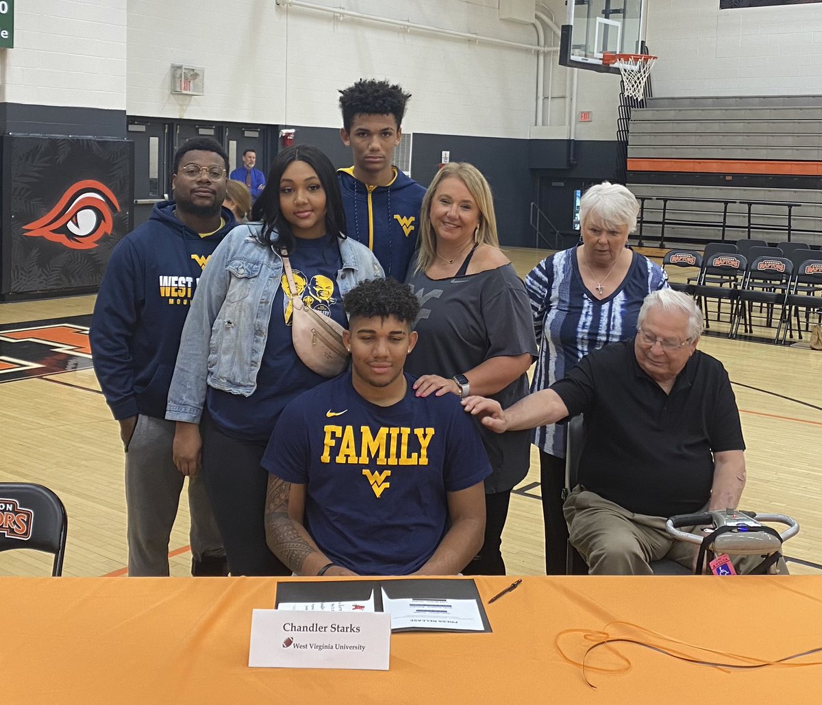 Charles Young (@cyoungiii) on Twitter photo BlueGoldNews: RT <a href="/AHSRaptorsAD/">AHS Athletics</a>: HUGE SHOUTOUT of CONGRATS to <a href="/AndersonRaptors/">Anderson High School</a> Student-Athlete
<a href="/chandlerstarks9/">chandler</a> & his FAMILY on his commitment to take his ACADEMIC & ATHLETIC talents to West Virginia University to play Football!!!
<a href="/_AHS_Football/">Anderson Football</a>
@WVUfoo… BlueGoldNews: RT <a href="/AHSRaptorsAD/">AHS Athletics</a>: HUGE SHOUTOUT of CONGRATS to <a href="/AndersonRaptors/">Anderson High School</a> Student-Athlete
<a href="/chandlerstarks9/">chandler</a> & his FAMILY on his commitment to take his ACADEMIC & ATHLETIC talents to West Virginia University to play Football!!!
<a href="/_AHS_Football/">Anderson Football</a>
@WVUfoo…