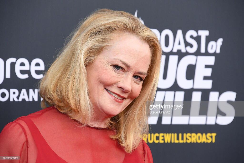 POWreddit's tweet image. Cybill Shepherd, 68 via /r/PrettyOlderWomen #POWReddit bit.ly/430Q5yr