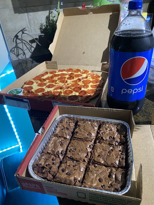 Watch Laura fatty's leaked NSFW photo on TwXstars