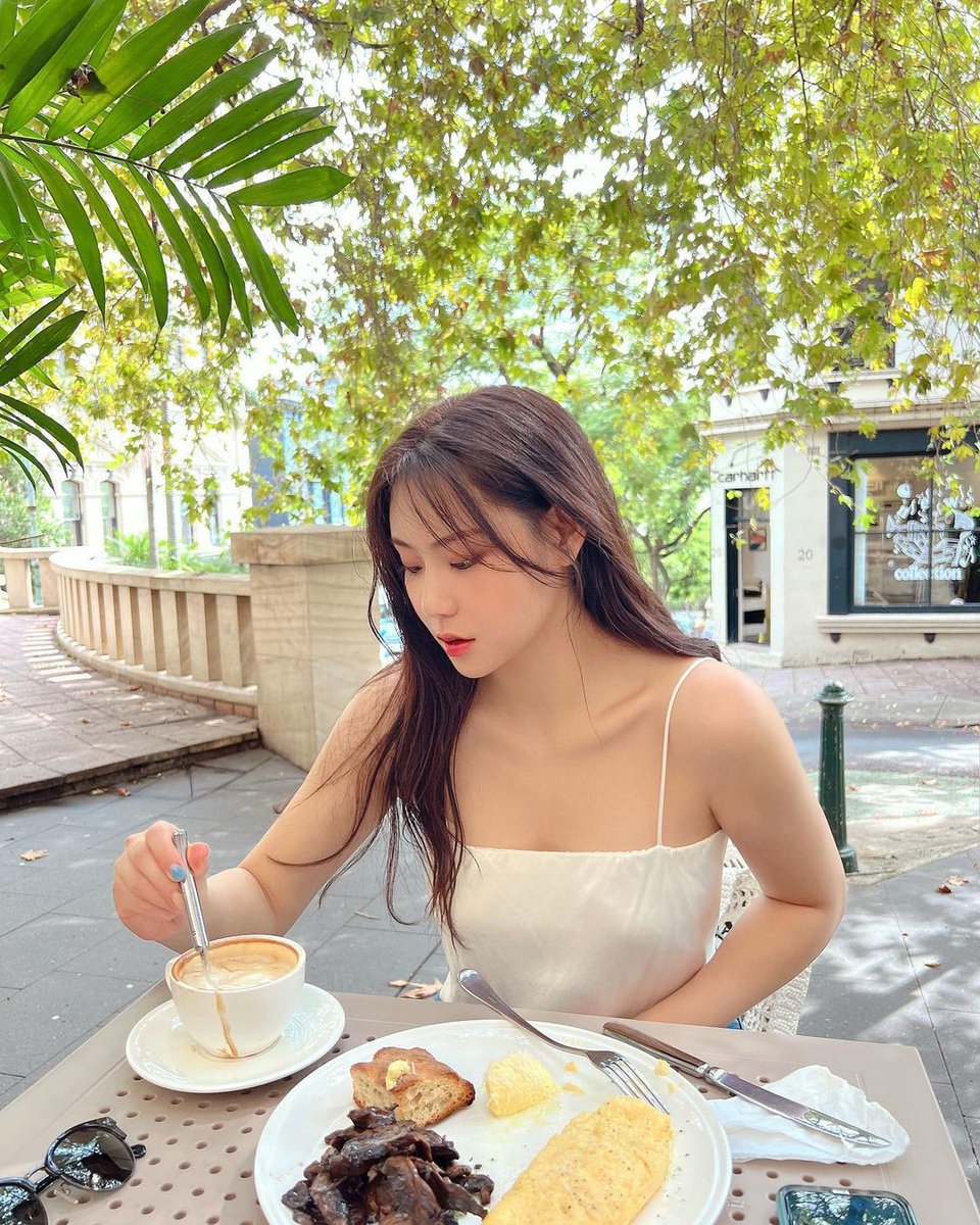 sweextyhxra's tweet image. Hair tied up or hair down?