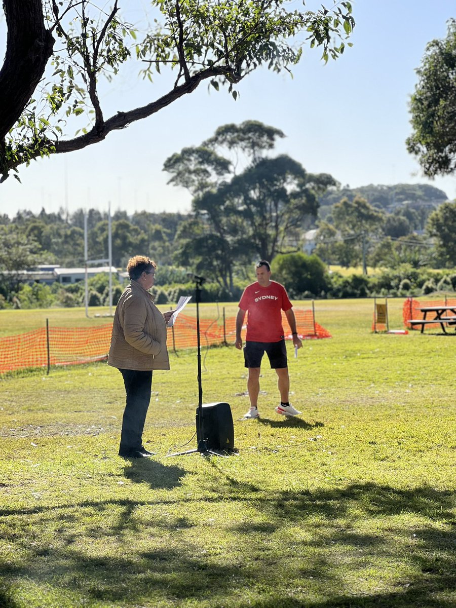 We had a great time sharing our Language, Culture & History with with the @SydneySwans staff & players today. Big thanks to @LaPerousePublic for hosting and for letting the students be a part of the day.