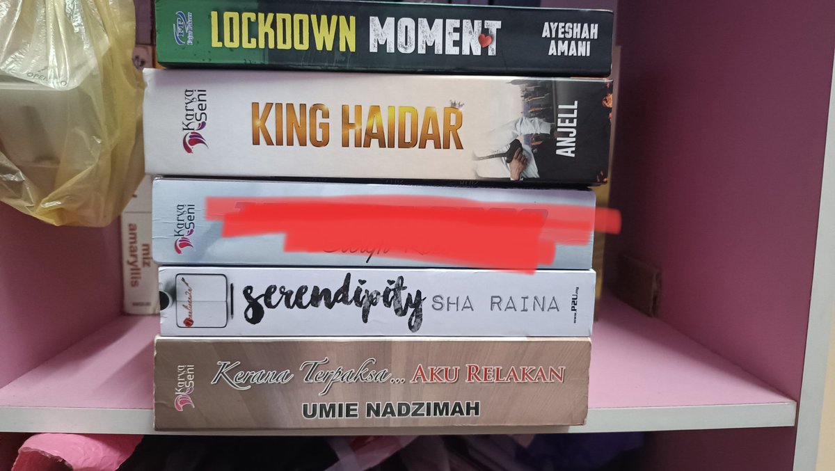 aienofficial_'s tweet photo. Novel preloved utk dijual. Condition masih okay. Anything DM me https://t.co/8FJyq3Q2ls