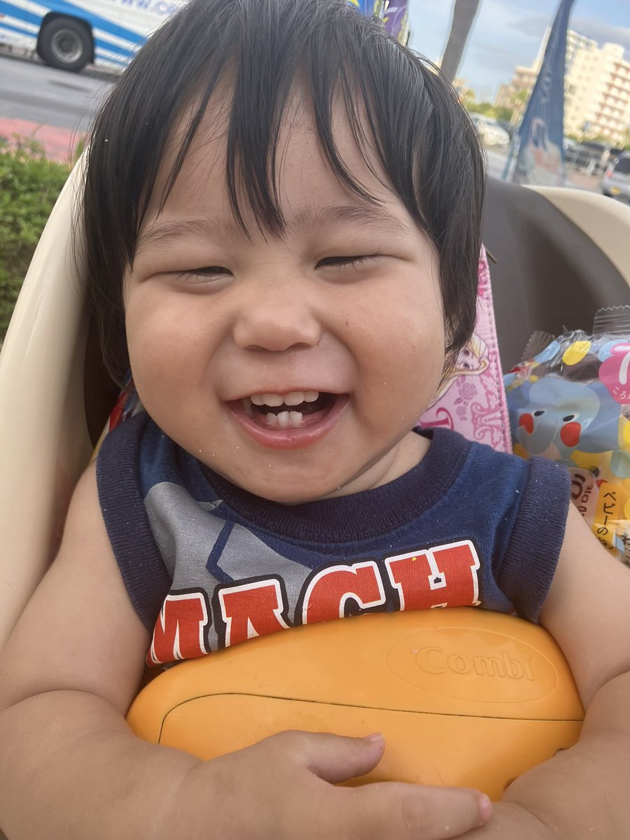 yumeka407's tweet photo. 日に日にうーまくーなっていく😳
寝てる時以外怪獣⋆͛🦖⋆͛
最近ままよりぱぱ♥️ https://t.co/pWjVjWo7Lw