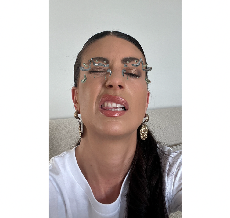 Em_vadal's tweet photo. At work today with @dematerialised bringing the goods! Very inspired by women in tech like @m_h_d_v
pioneering beauty and fashion in #Web3 ⚡️
#DMATExpressives #DMATBLESS #Lukso #womenintech #womeninbusiness #Crypto #trading #digitalart #BTC📷 #ADA #Eth https://t.co/33kwtjnrCs