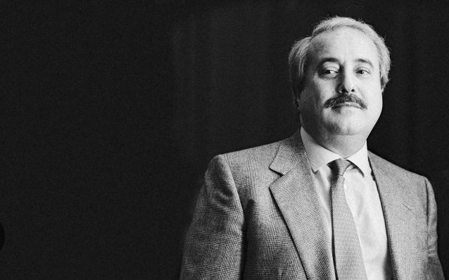 'Dove comanda la mafia i posti nelle istituzioni vengono tendenzialmente affidati a dei cretini.' 

Ricordando #GiovanniFalcone, magistrato, assassinato dalla mafia il #23maggio 1992.