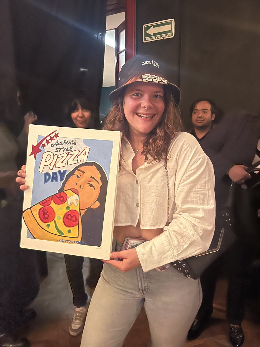 ¡Gracias <a href="/CryptoVelga/">Alessia</a>! 
🍕🥹✨🥰 
En la subasta de <a href="/artcrypted/">artcrypted.avax🔺</a> <a href="/oyealmond/">Almond 📍 🇲🇽</a> <a href="/Pizza_DAO/">PizzaDAO 🍕🏴‍☠️</a>