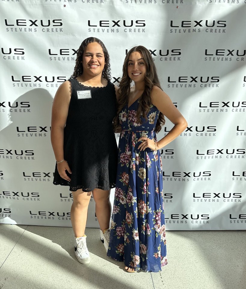 AlexMello2023's tweet photo. Thank you @49erscalhi for an amazing and memorable night. I am blessed to be recognized among some of the best athletes in the bay area! Congratulations to my Granada teammate @dingerzbylaney! 

@westcoastpreps_ @D1Uncommitted https://t.co/gFwaAHnrfL