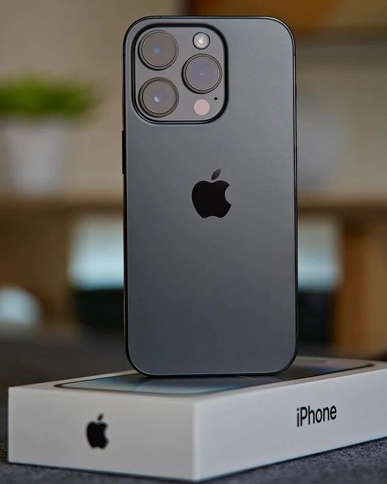 Free_NewIphone's tweet photo. 🎉GIVEAWAY ALERT🎉 Enter to win the latest and greatest iPhone 13! Please visit the profile link and submit your details to participate. Follow, retweet, and tag 3 friends in the comments to increase your chances. Winner will be chosen in one week. Good luck! 🤞 #iPhone13Giveaway https://t.co/dAx3ggzxQO