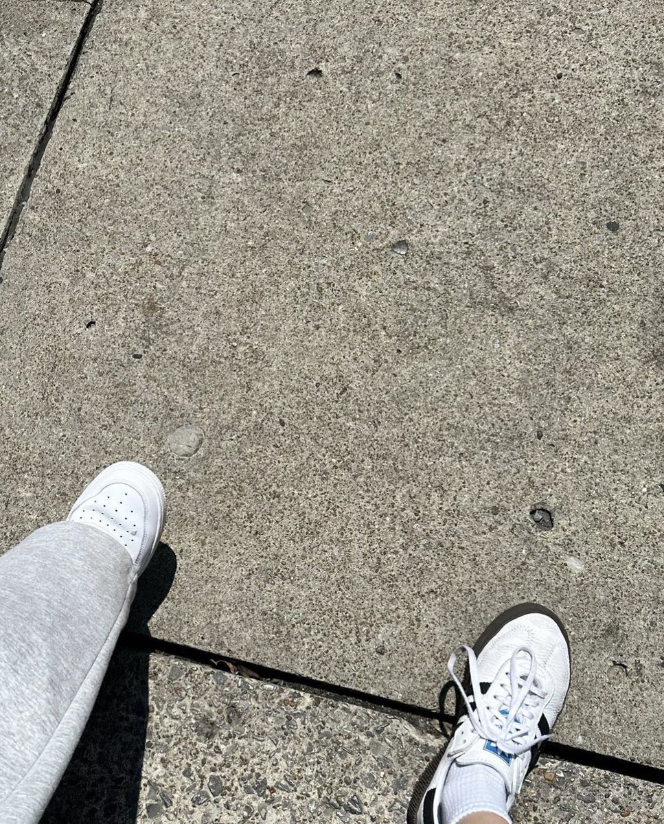 wheesahourly's tweet photo. wheesa went on a walk together and took photos of each other 🫠 https://t.co/UQ42KH6k6V