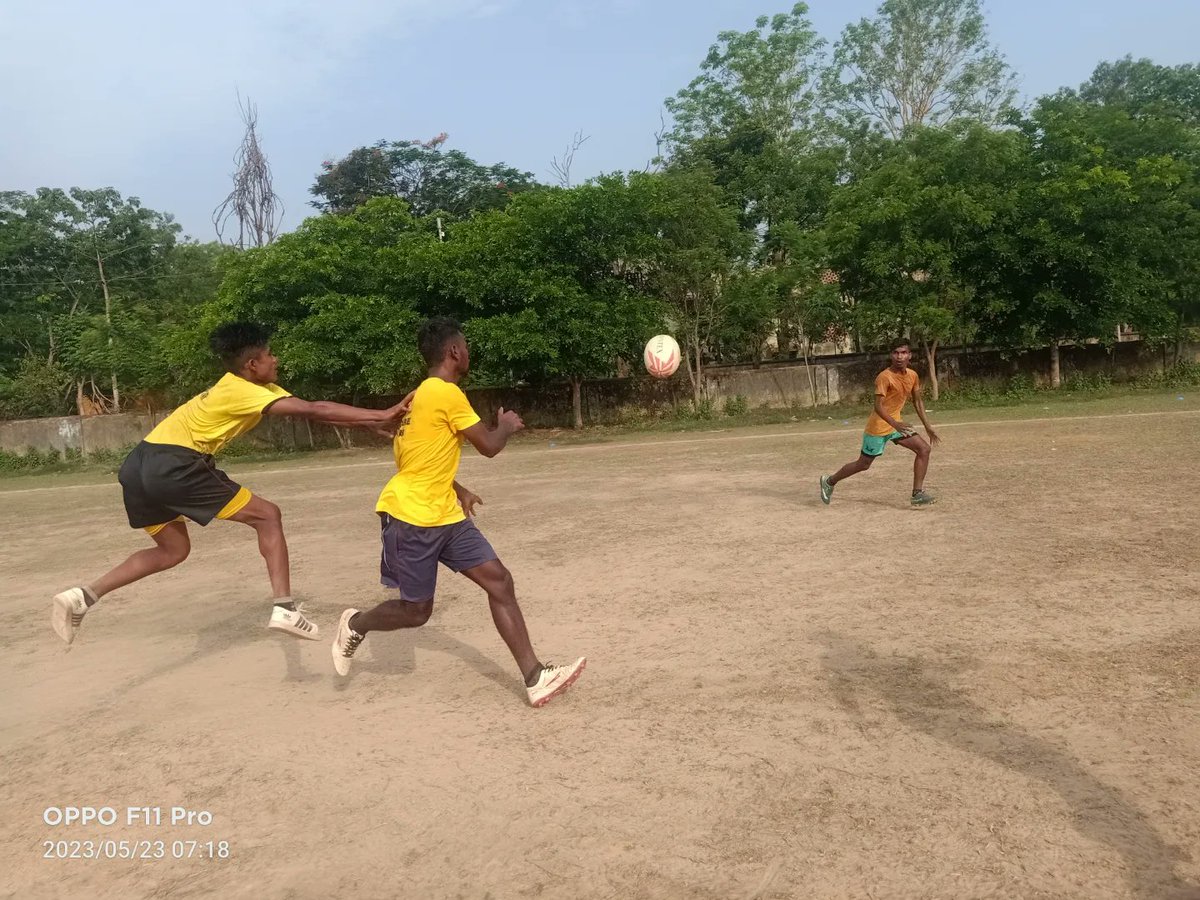 Summer with Rugby...
Morning sessions at Law College Baripada ....
#FutureStar #SportsForAll #RugbyForAll #Your_Support_Is_Our_Success
@_SimplySport @RugbyIndia @CMO_Odisha @sports_odisha @TheGreatAshB