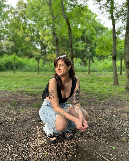 💚 https://t.co/j8a0fO3Tyo<a href="/tag/newprofilepic"class="tags"><span>#newprofilepic</span></a>