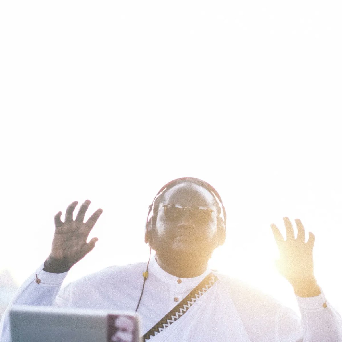 eeloom's tweet image. featured creatives:
@fotysecondspace
#Mwami
@niofarbymilcos
#DeepFry
#DJFiston