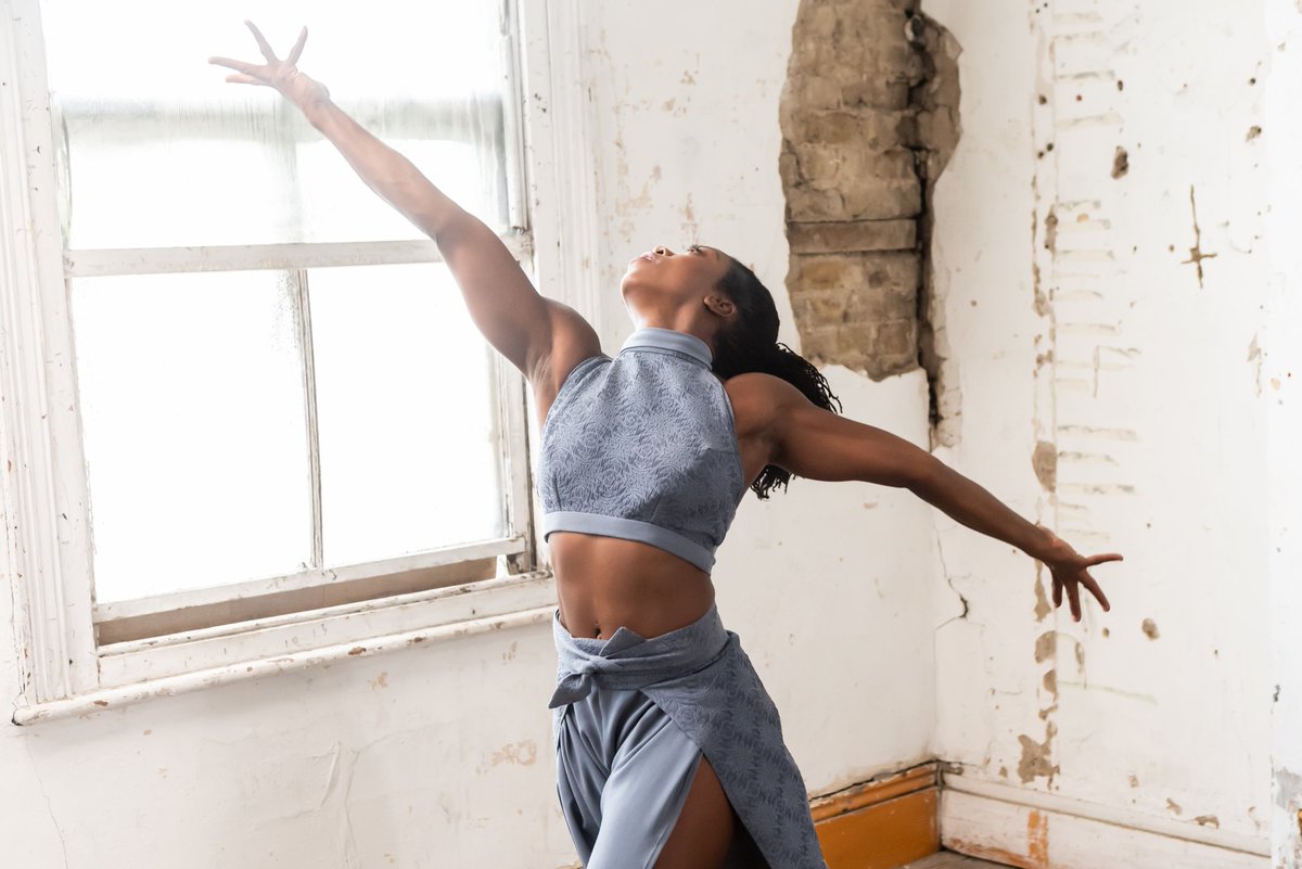 DANCE 
Communication between Body &amp; Soul
Expression of oneself 
When you cannot find the words
Just Dance 

💙 🧡 Alleyne Dance 

📸 <a href="/lidiacrisafulli/">lidia crisafulli</a>
<a href="/antoinemarcmove/">Antoine Marc</a>