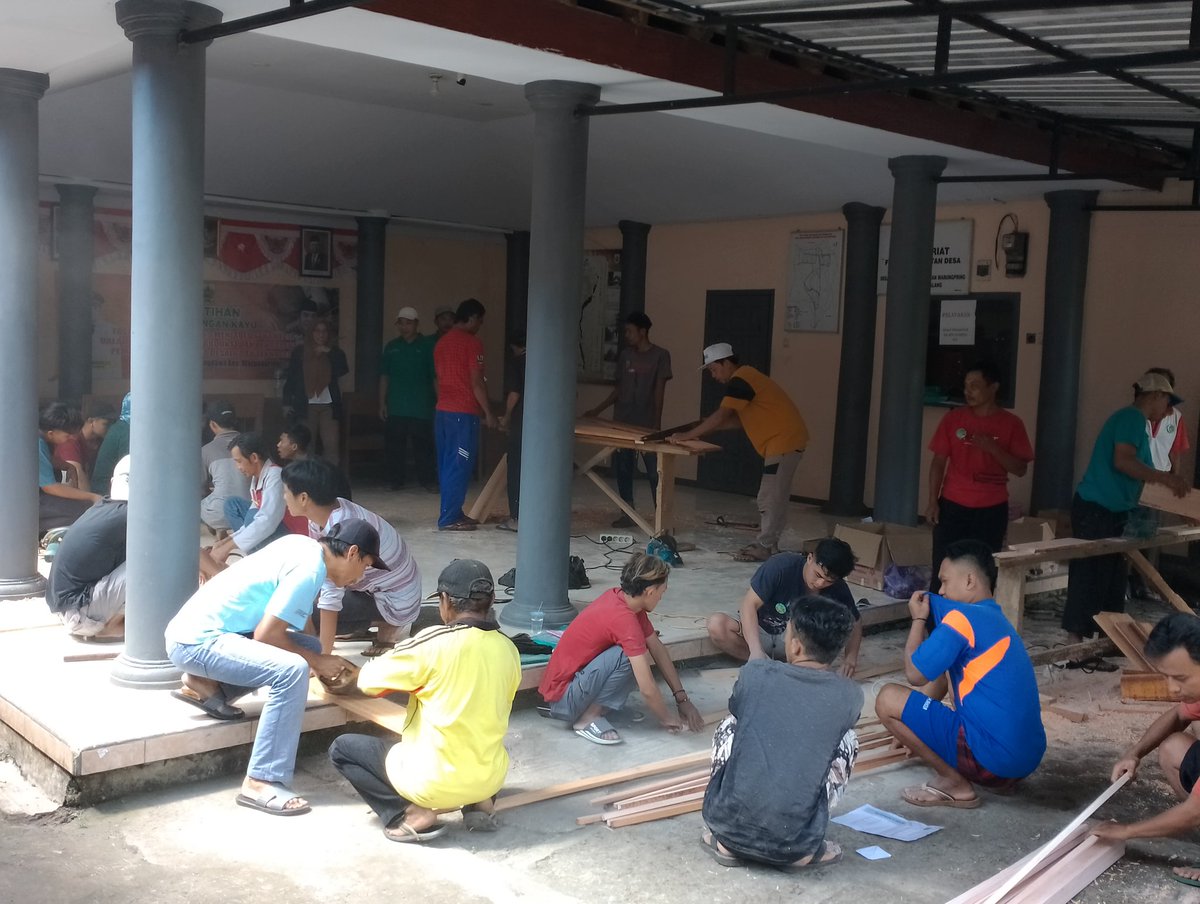 Pelatihan Pertukangan kayu oleh Diskoperindag Kab. Pemalang yg di ikuti oleh warga di Desa karangdawa, slama 4 hari. (Tgl 22 - 25 mei 2023)
 <a href="/koperindag_pml/">Diskoperindag Pemalang</a> <a href="/diskoppemalang/">DISKOPERINDAG PEMALANG</a>
